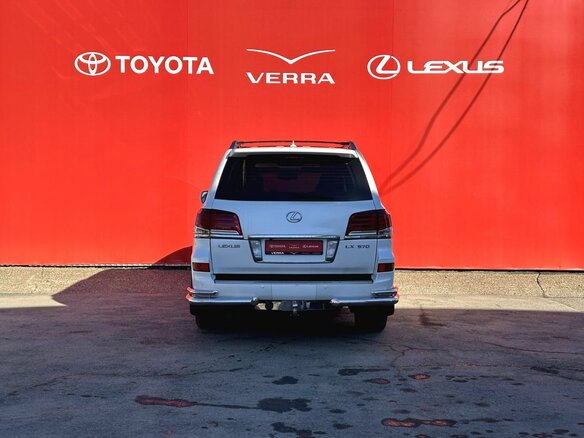 2013 Lexus LX 570 III Рестайлинг, белый, 3270000 рублей - вид 3