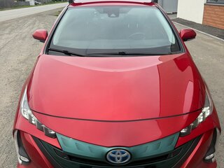 2017 Toyota Prius PHV ZVW52 Prime IV (XW50), красный, 2330000 рублей, вид 4