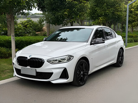 2023 BMW 1 серии 120i III (F52) Рестайлинг, белый, 1850000 рублей, вид 2