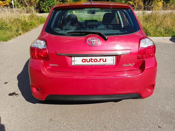 2011 Toyota Auris I Рестайлинг, красный, 950000 рублей - вид 6