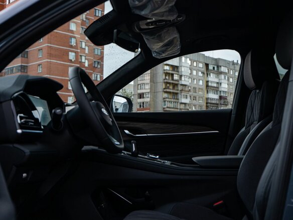 2025 Geely Monjaro I, серый, 4904990 рублей - вид 22