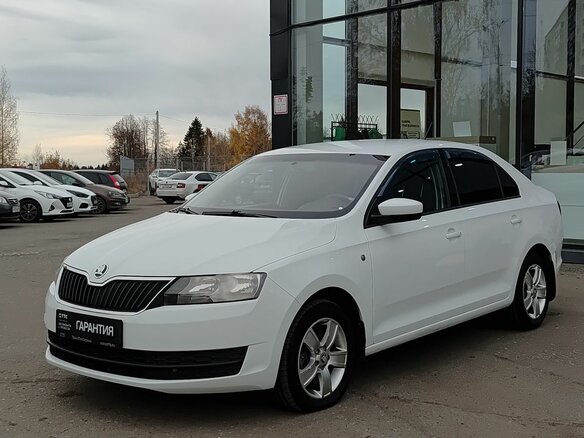 2015 Skoda Rapid I, белый, 1030000 рублей