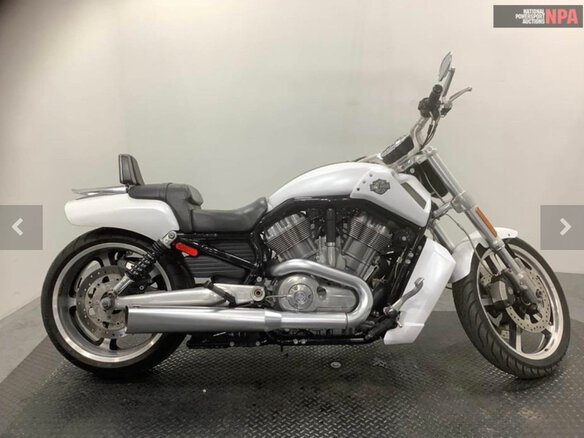 2011 Harley-Davidson V-Rod Muscle, белый, 920000 рублей