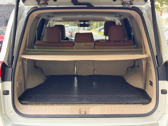 2022 Toyota Land Cruiser 300 Series, белый, 11000000 рублей - вид 14