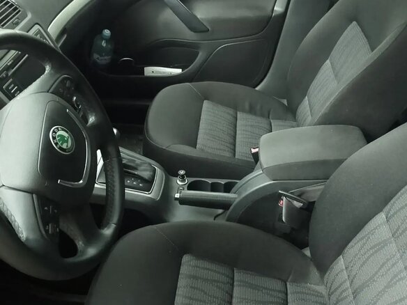 2012 Skoda Octavia II (A5) Рестайлинг, бежевый, 900000 рублей - вид 2
