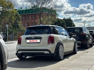 2021 Mini Hatch Cooper III (F55/F56) Рестайлинг 2, бежевый, 2150000 рублей, вид 4
