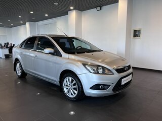 2011 Ford Focus II Рестайлинг, серебристый, 400000 рублей, вид 1