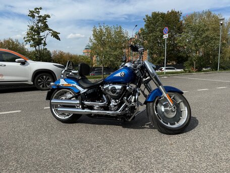 2025 Harley-Davidson Fat Boy, синий, 2950000 рублей, вид 1