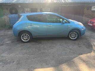 2010 Nissan Leaf (EM61) I (ZE0/AZE0), голубой, 1400000 рублей, вид 4
