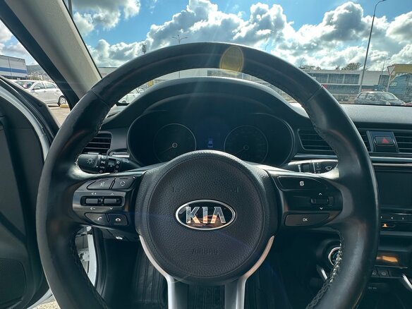 2017 Kia Rio IV, белый, 1450000 рублей - вид 8