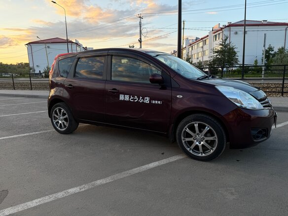 2011 Nissan Note I Рестайлинг, фиолетовый, 570000 рублей - вид 2