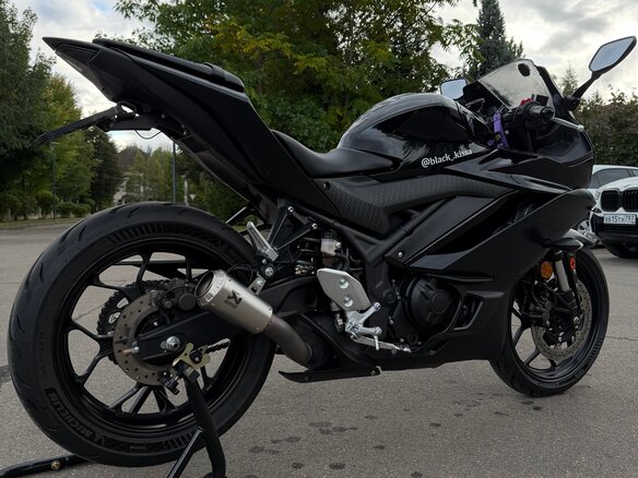 2022 Yamaha YZF-R3, чёрный, 600000 рублей - вид 2
