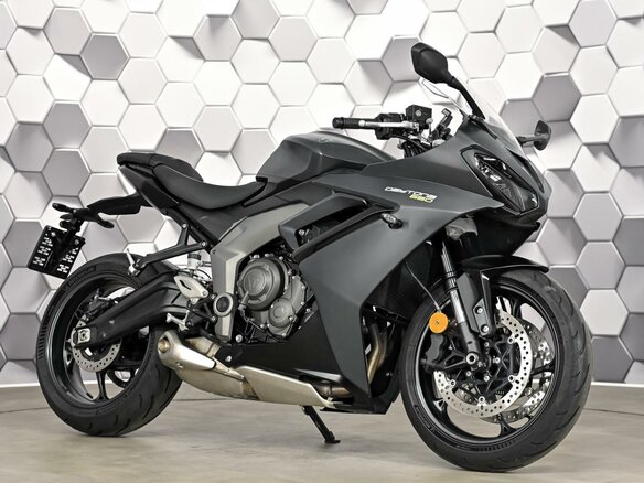2024 Triumph Daytona 660, серый, 899000 рублей