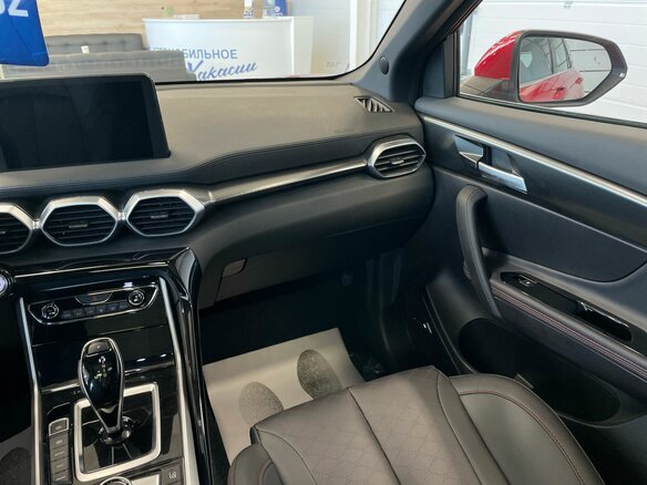 2023 Haima 8S, красный, 3399999 рублей - вид 15