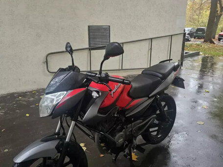 2022 Bajaj Pulsar 125, красный, 127000 рублей, вид 1