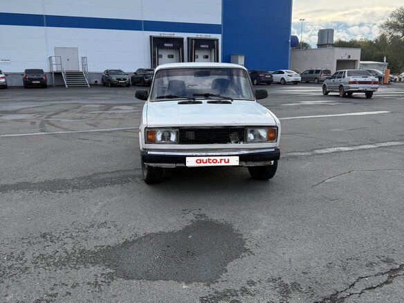 2008 Lada (ВАЗ) 2105, белый, 77000 рублей - вид 1