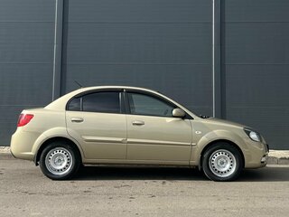 2010 Kia Rio II Рестайлинг, бежевый, 510000 рублей, вид 4