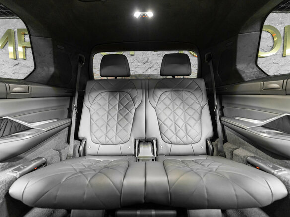 2026 BMW X7 40i I (G07) Рестайлинг, серый, 17690000 рублей - вид 20