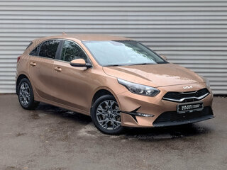 2022 Kia Ceed III Рестайлинг, коричневый, 1750000 рублей, вид 3