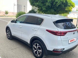 2020 Kia Sportage IV Рестайлинг, белый, 2290000 рублей, вид 5