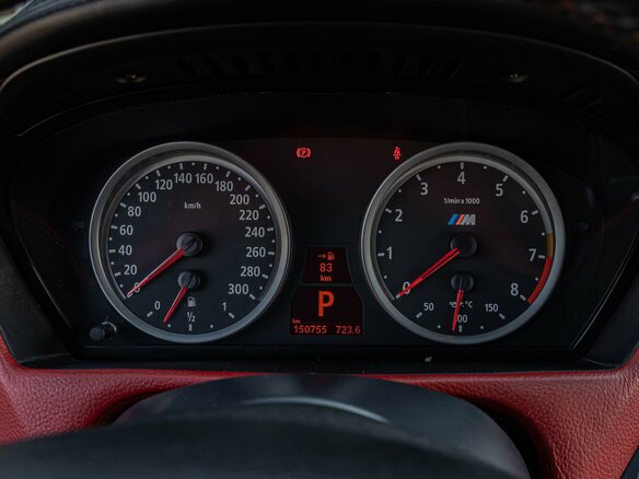 2014 BMW X6 M I (E71) Рестайлинг, белый, 3200000 рублей - вид 16
