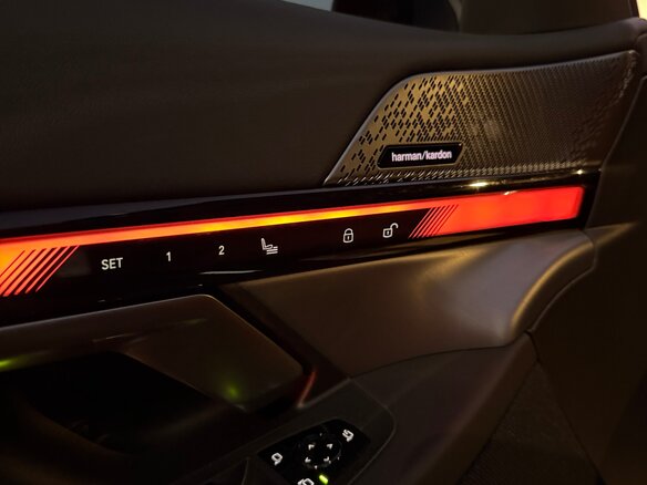 2025 BMW 5 серии Long 530Li VIII (G60/G61/G68), синий, 7700000 рублей - вид 32