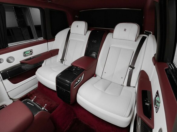 2026 Rolls-Royce Cullinan Black Badge I Рестайлинг (Series II), синий, 78125000 рублей - вид 31