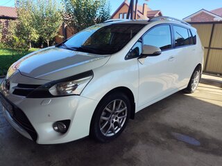 2013 Toyota Verso I Рестайлинг, белый, 1450000 рублей, вид 1