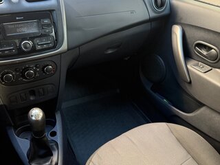 2017 Renault Logan II, белый, 330000 рублей, вид 5