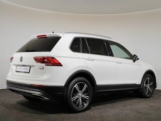 2017 Volkswagen Tiguan II, белый, 2400000 рублей, вид 5