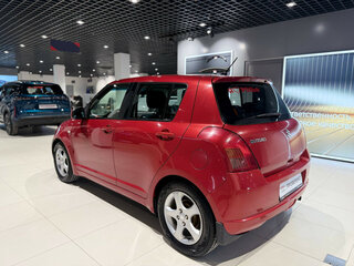 2007 Suzuki Swift III, красный, 378000 рублей, вид 4