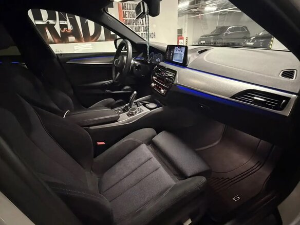 2018 BMW 5 серии 530i xDrive VII (G30/G31/G38), белый, 3250000 рублей - вид 8