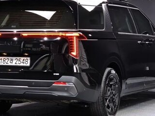 2025 Kia Carnival IV Рестайлинг, красный, 6215097 рублей, вид 3