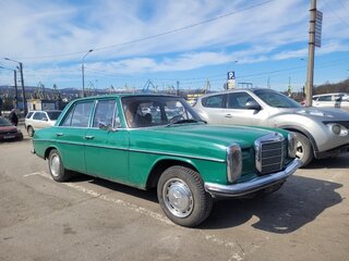 1975 Mercedes-Benz W115 200, зелёный, 930000 рублей, вид 1