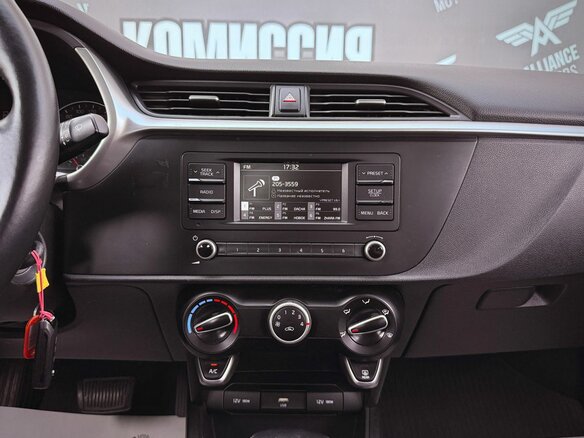 2021 Kia Rio IV Рестайлинг, белый, 1125000 рублей - вид 13