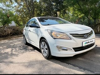 2015 Hyundai Solaris I Рестайлинг, белый, 750000 рублей, вид 1