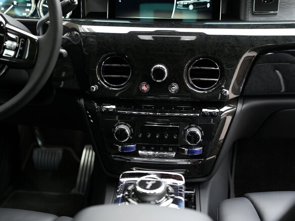 2021 Rolls-Royce Phantom VIII (Series I), чёрный, 49000000 рублей - вид 18
