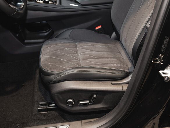 2026 Geely Monjaro I Рестайлинг, чёрный, 4904990 рублей - вид 9