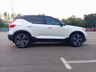 2021 Volvo XC40 I, белый, 3300000 рублей, вид 4