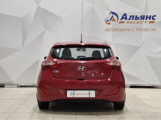 2013 Hyundai i30 II, красный, 830000 рублей, вид 4