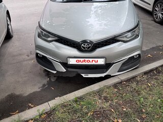 2017 Toyota Auris II Рестайлинг, серебристый, 1100000 рублей, вид 1