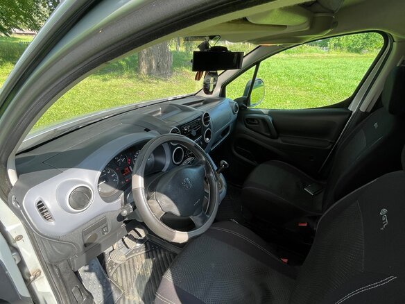 2010 Peugeot Partner II, серебристый, 480000 рублей - вид 5