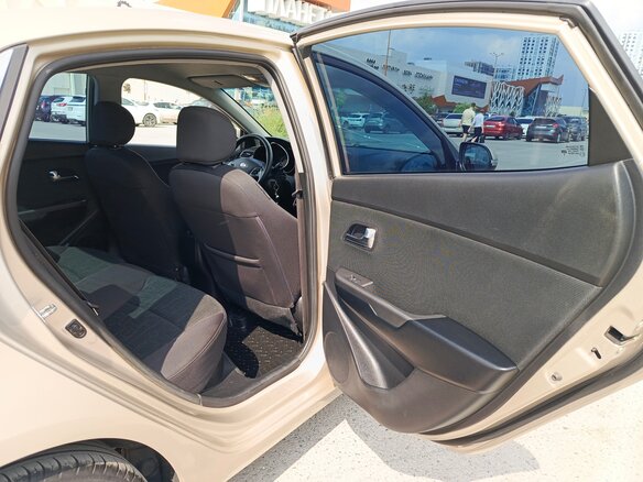 2015 Kia Rio III Рестайлинг, бежевый, 770000 рублей - вид 16