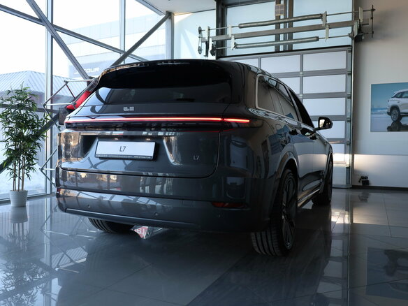 2026 Li Auto (Lixiang) L7 52.3 kWh I Рестайлинг, серый, 10590000 рублей - вид 4