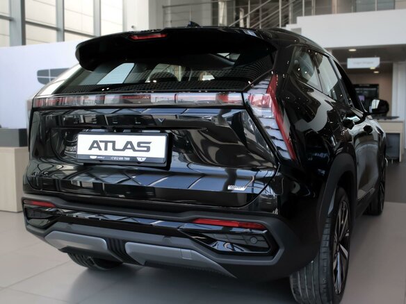 2026 Geely Atlas II, чёрный, 4119990 рублей - вид 3