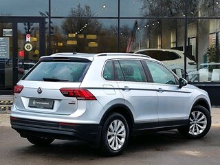 2017 Volkswagen Tiguan II, серебристый, 2089000 рублей, вид 2