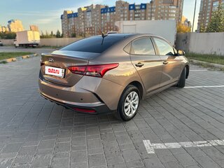2022 Hyundai Solaris II Рестайлинг, коричневый, 1730000 рублей, вид 5