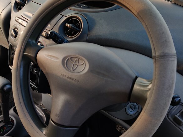 1999 Toyota Vitz I (P10), серебристый - вид 8