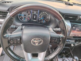 2017 Toyota Fortuner II, чёрный, 3400000 рублей, вид 4