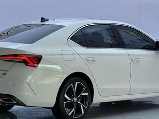 2022 Skoda Octavia IV (A8), белый, 2178000 рублей, вид 4